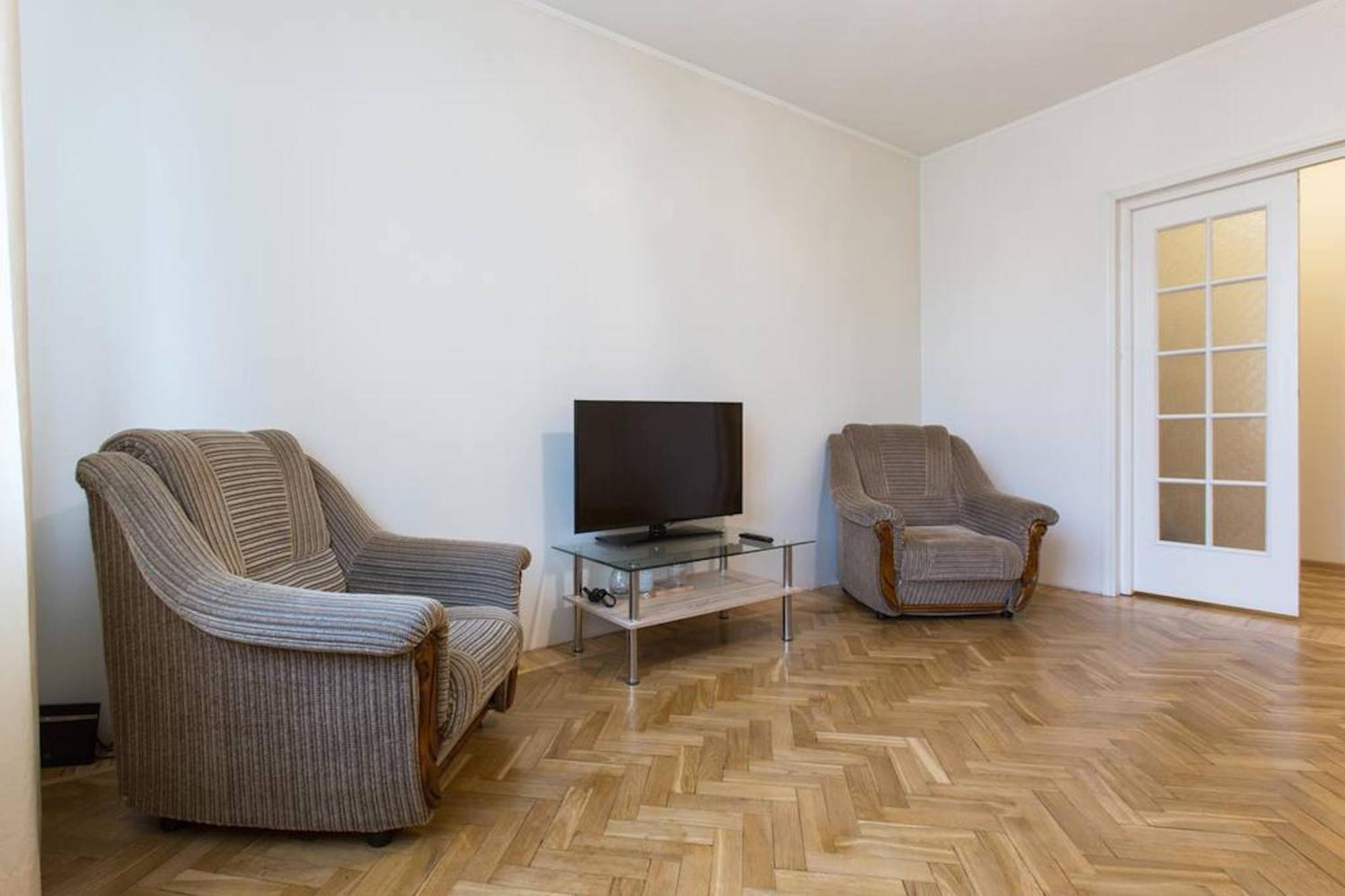 4Br Apartment In Tallinn City Centre With Free Parking Exterior photo