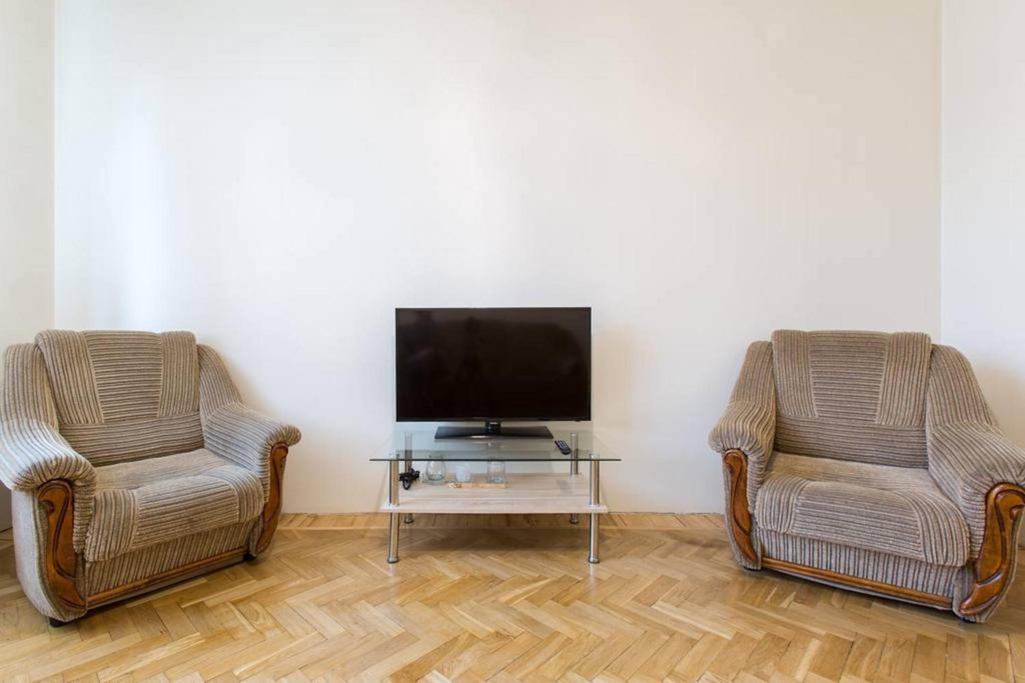 4Br Apartment In Tallinn City Centre With Free Parking Exterior photo